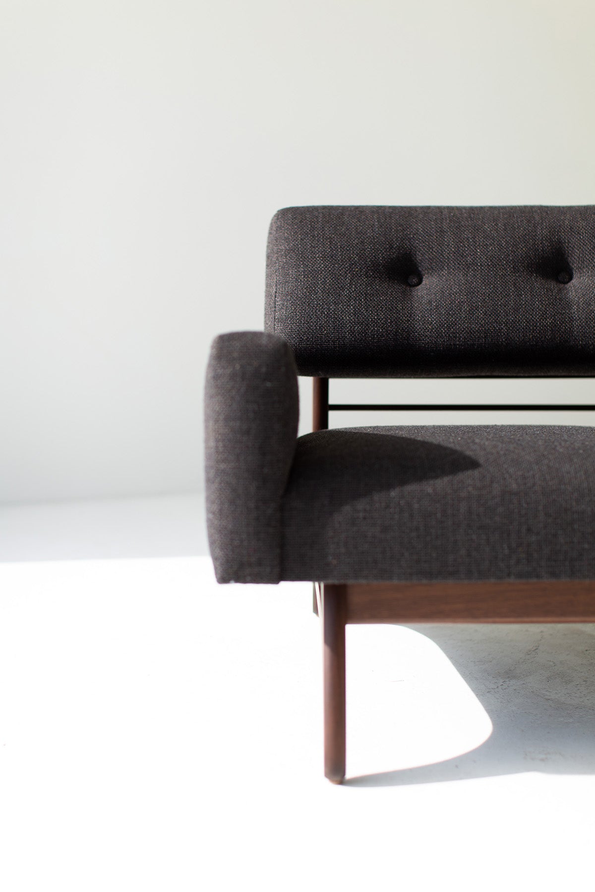 Vancouver-Modern-Lounge-Chair-05