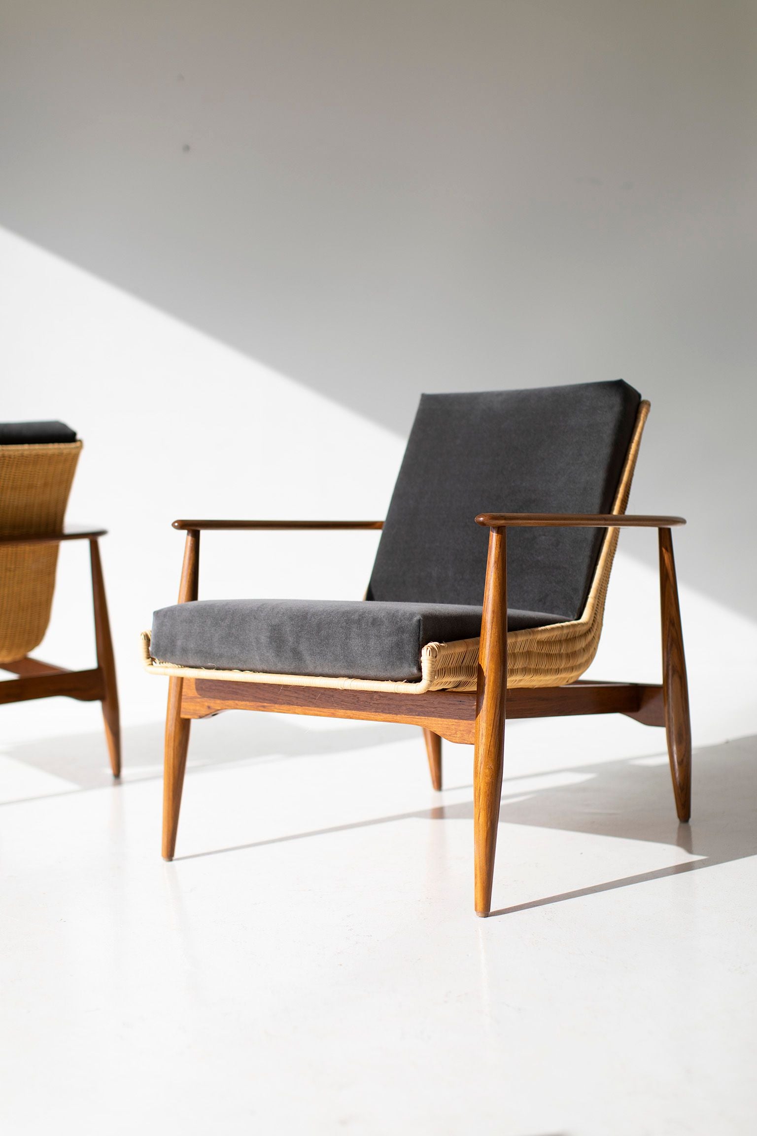Lawrence-Peabody-Wicker-Lounge-Chairs-12
