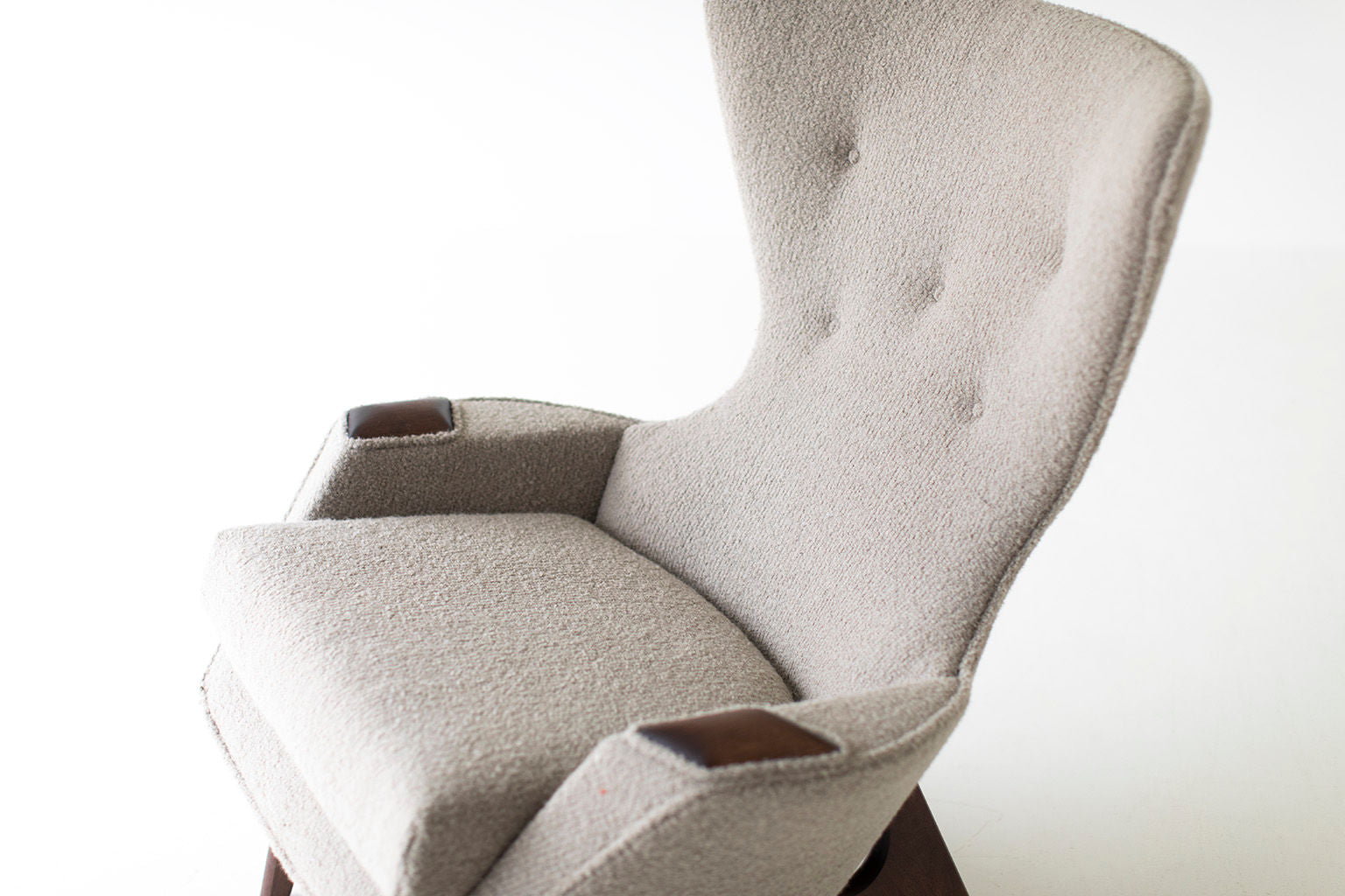 0T3A8986-wing-chair-06