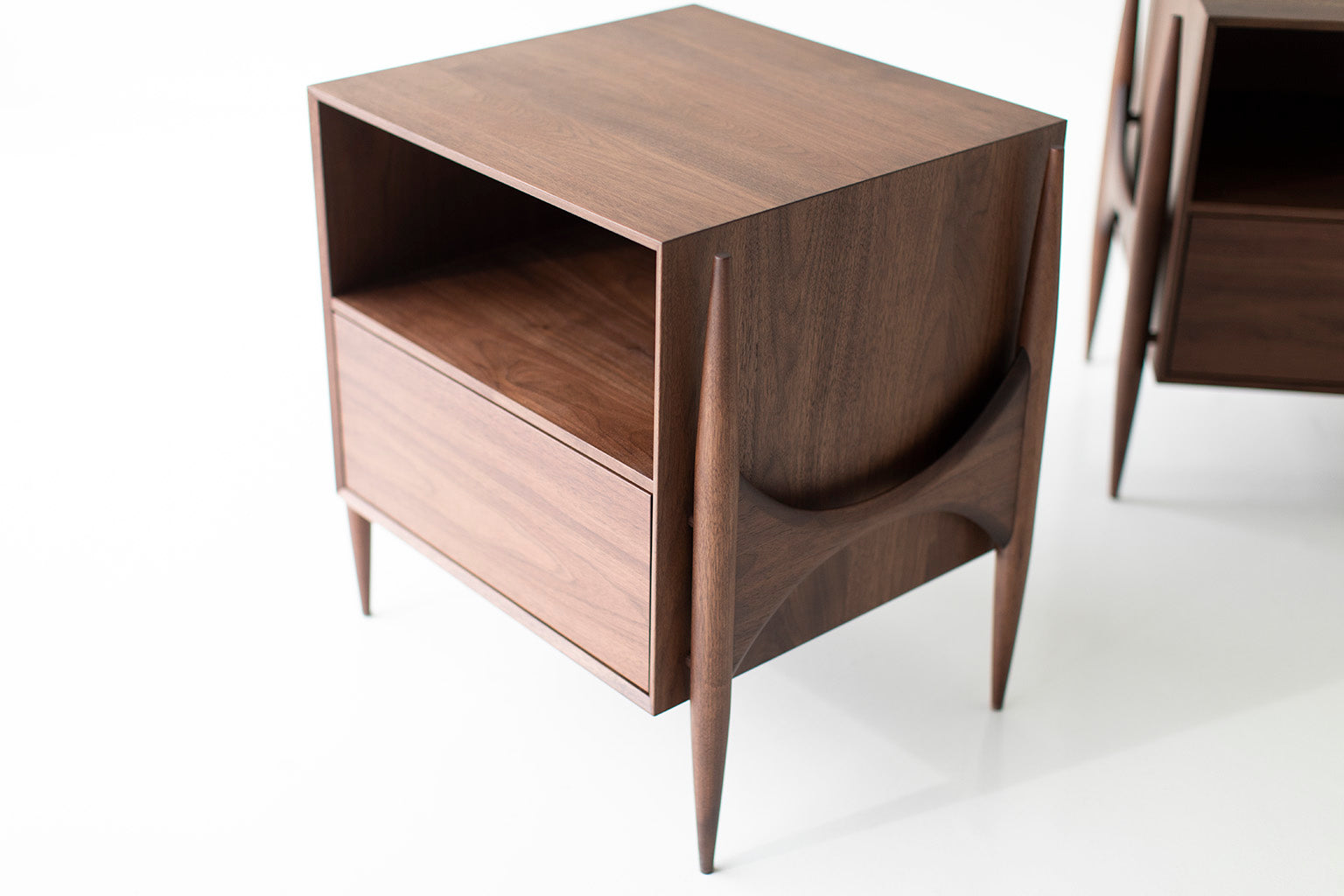      Cambre-modern-walnut-nightstand-2005-03