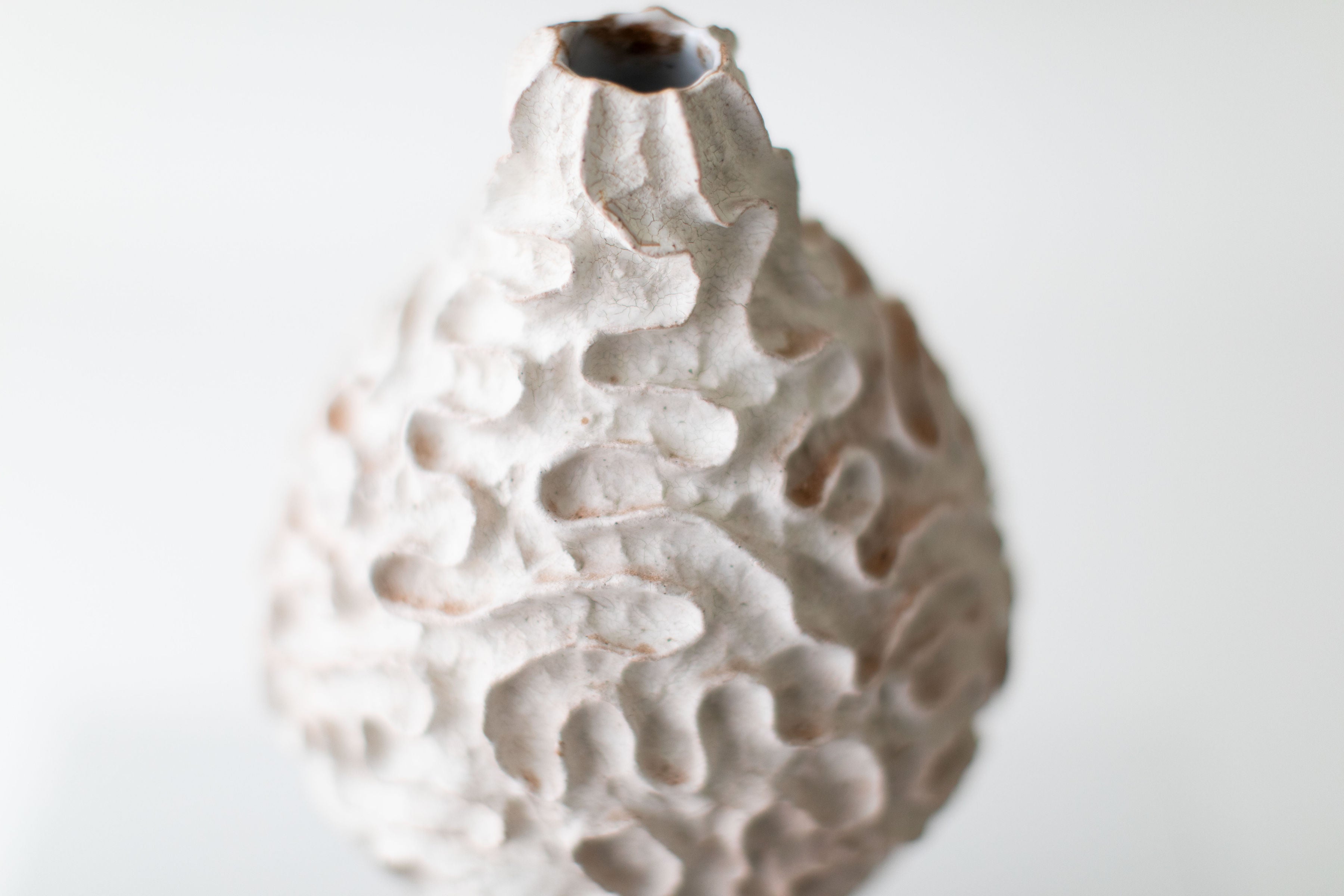 Modern-Ceramic-Vase-Suzy-Goodelman-Craft Associates-Furniture-1910-SG-08