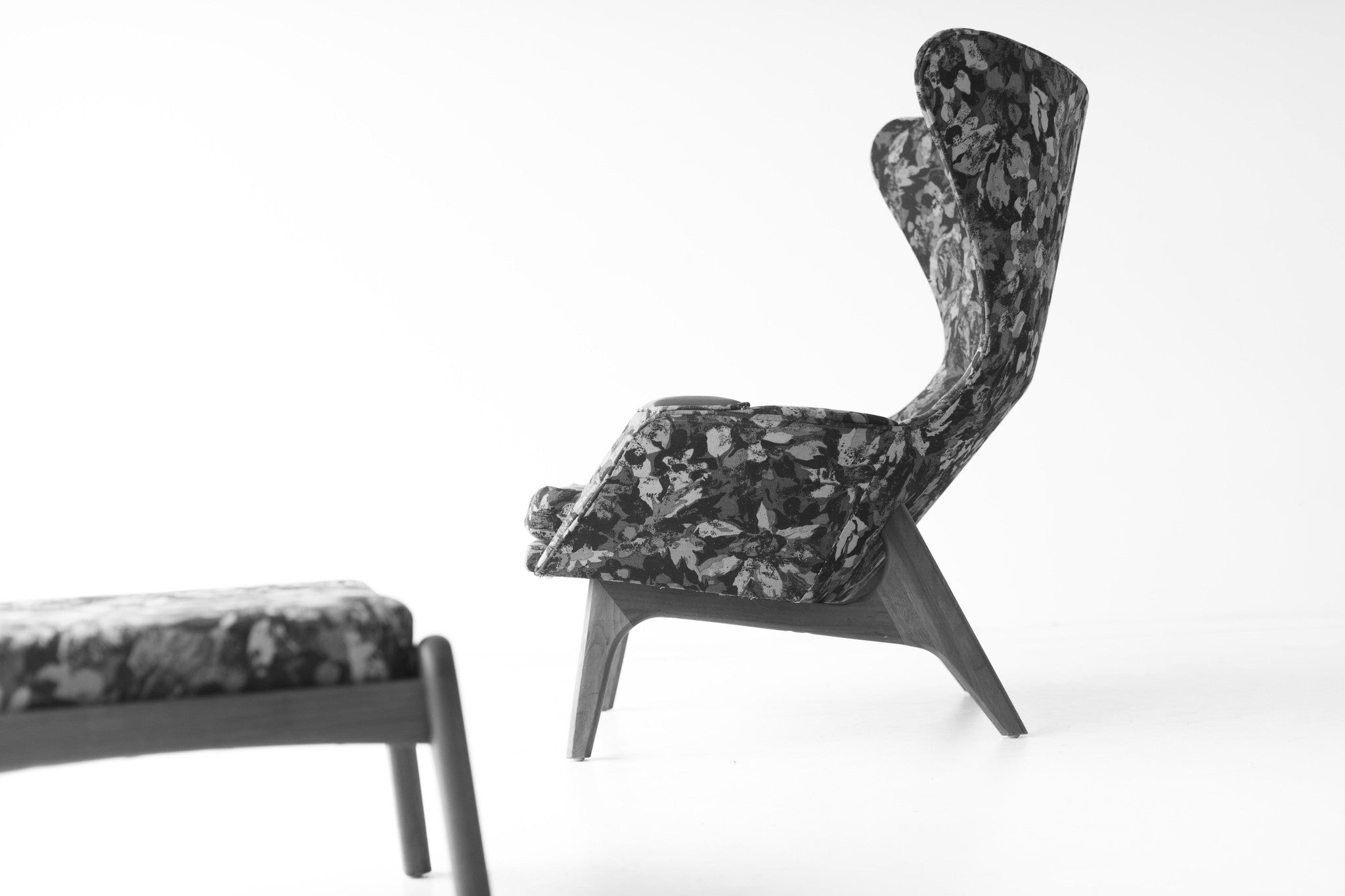 adrian-pearsall-wing-chair-2231-c-01