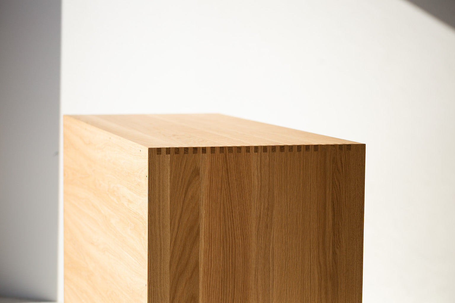 peabody-modern-oak-dresser-2201p-05