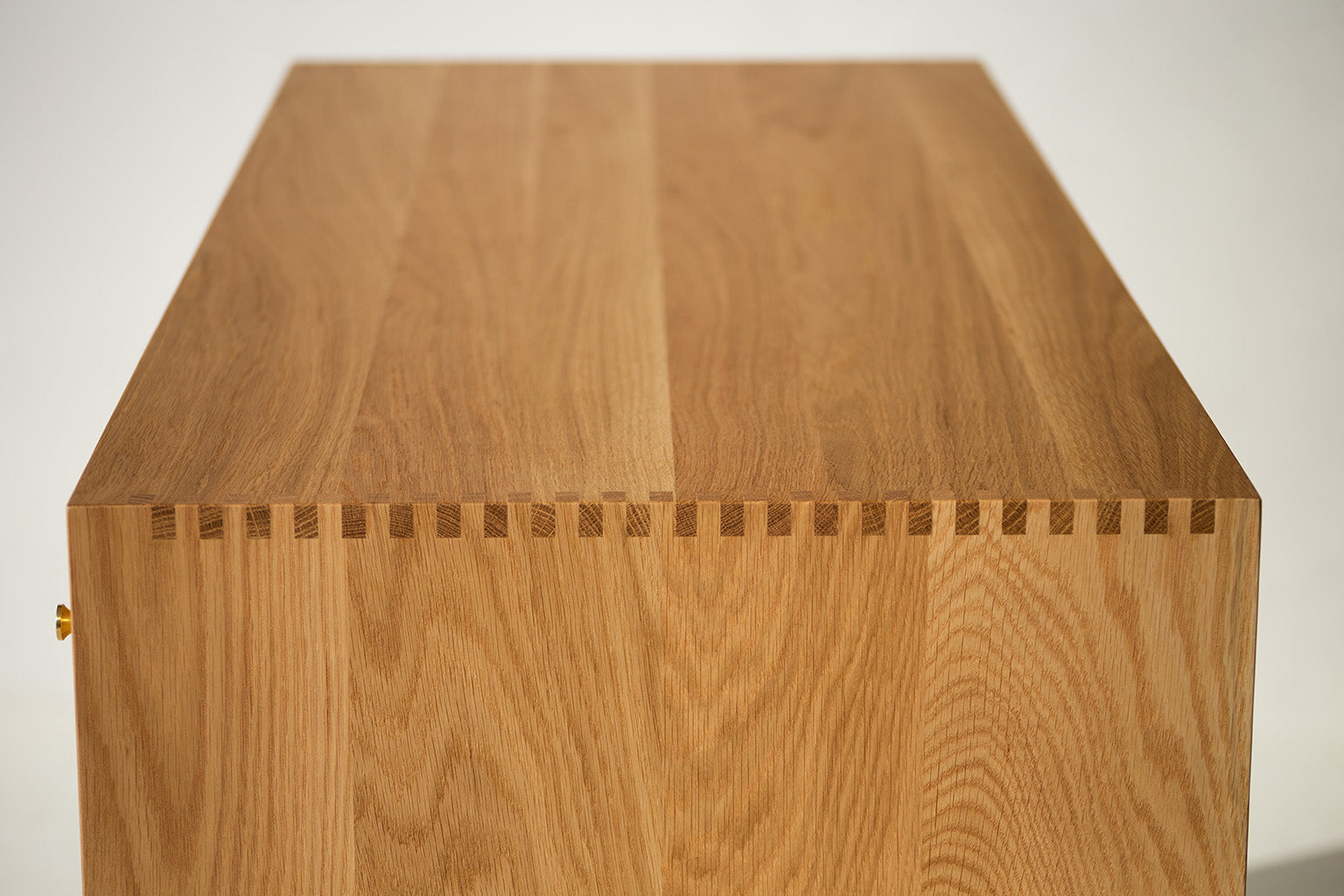 peabody-modern-oak-dresser-2201p-06