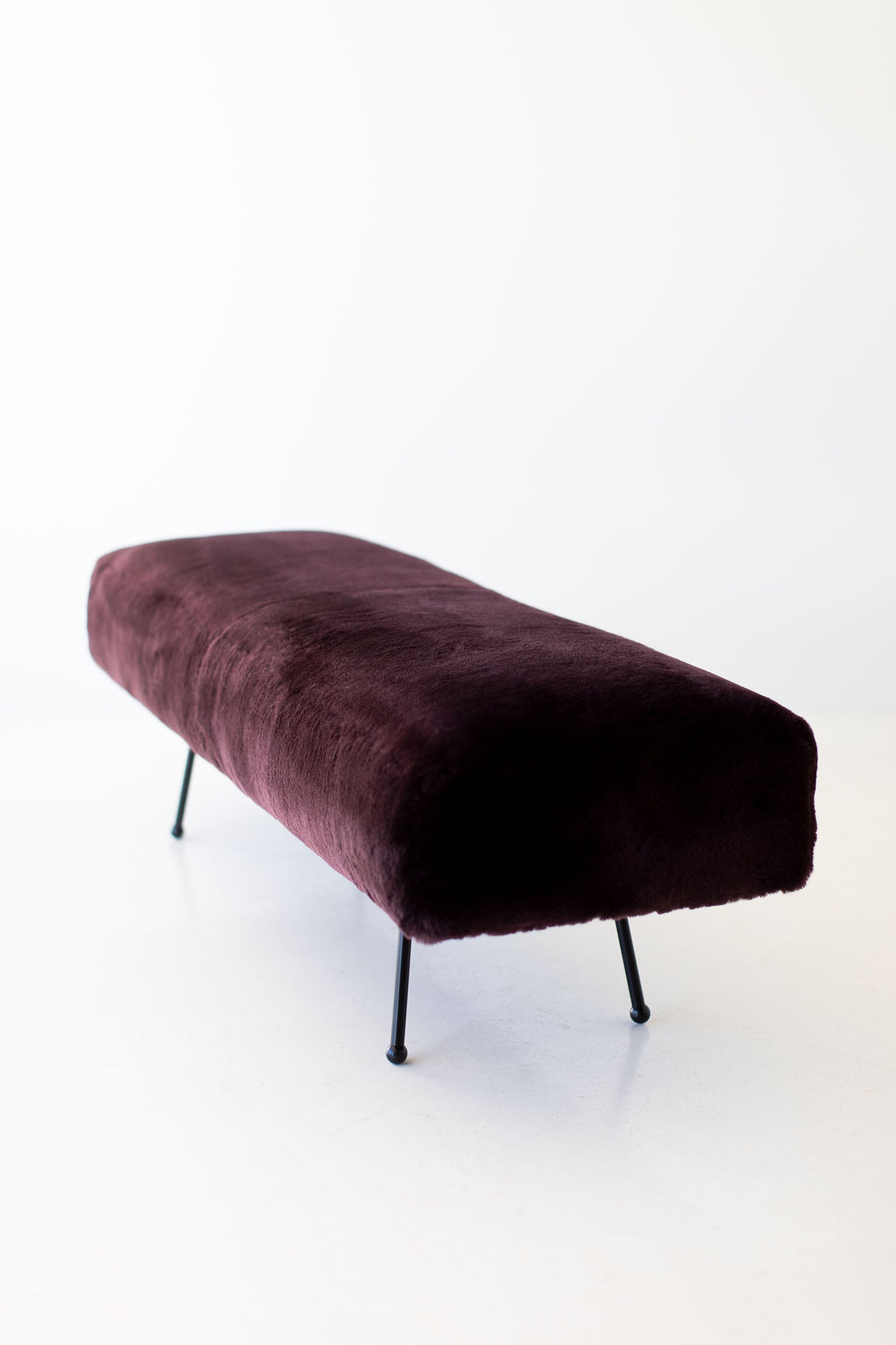      trenchard-modern-fur-bench-1710-06