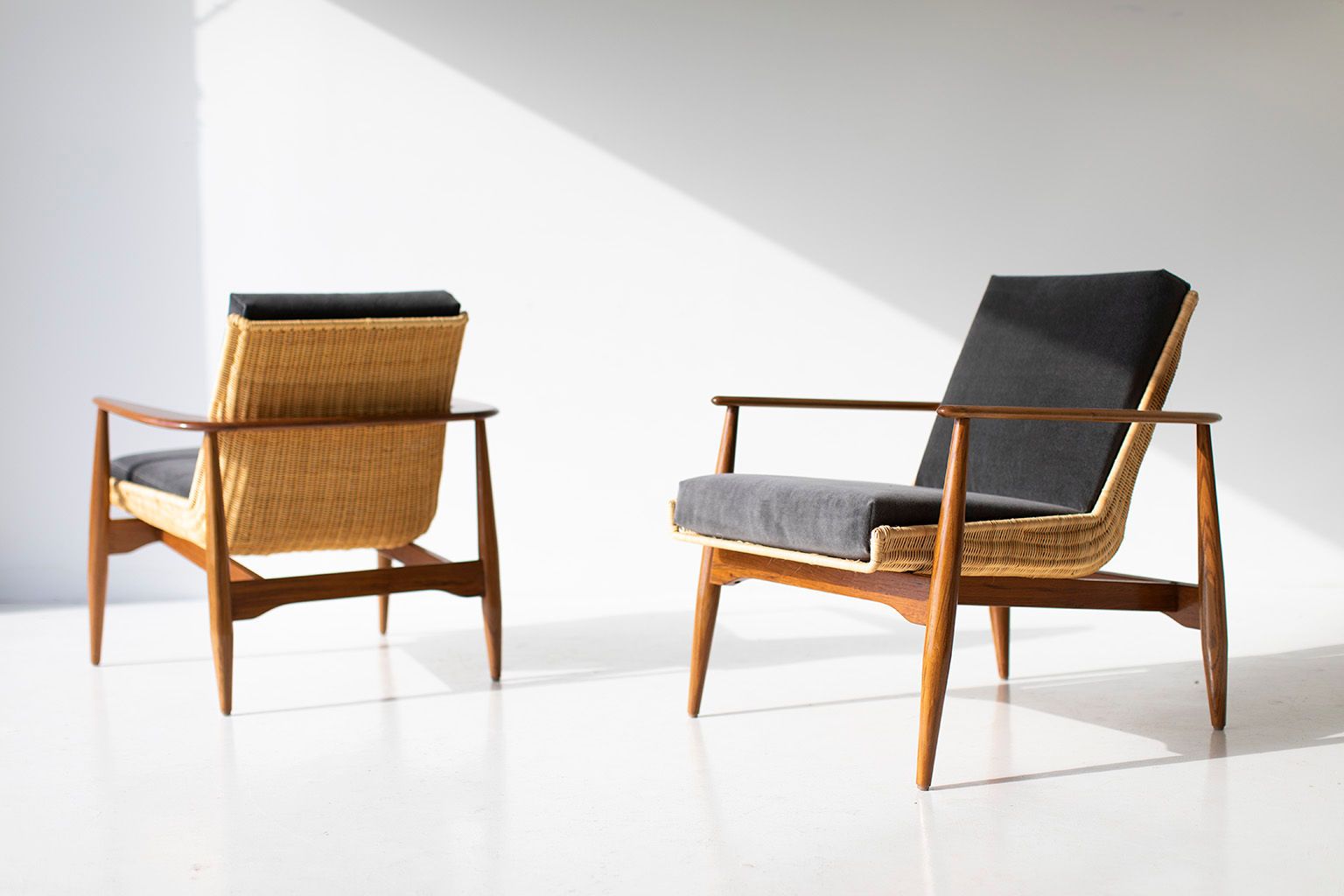 Lawrence-Peabody-Wicker-Lounge-Chairs-04