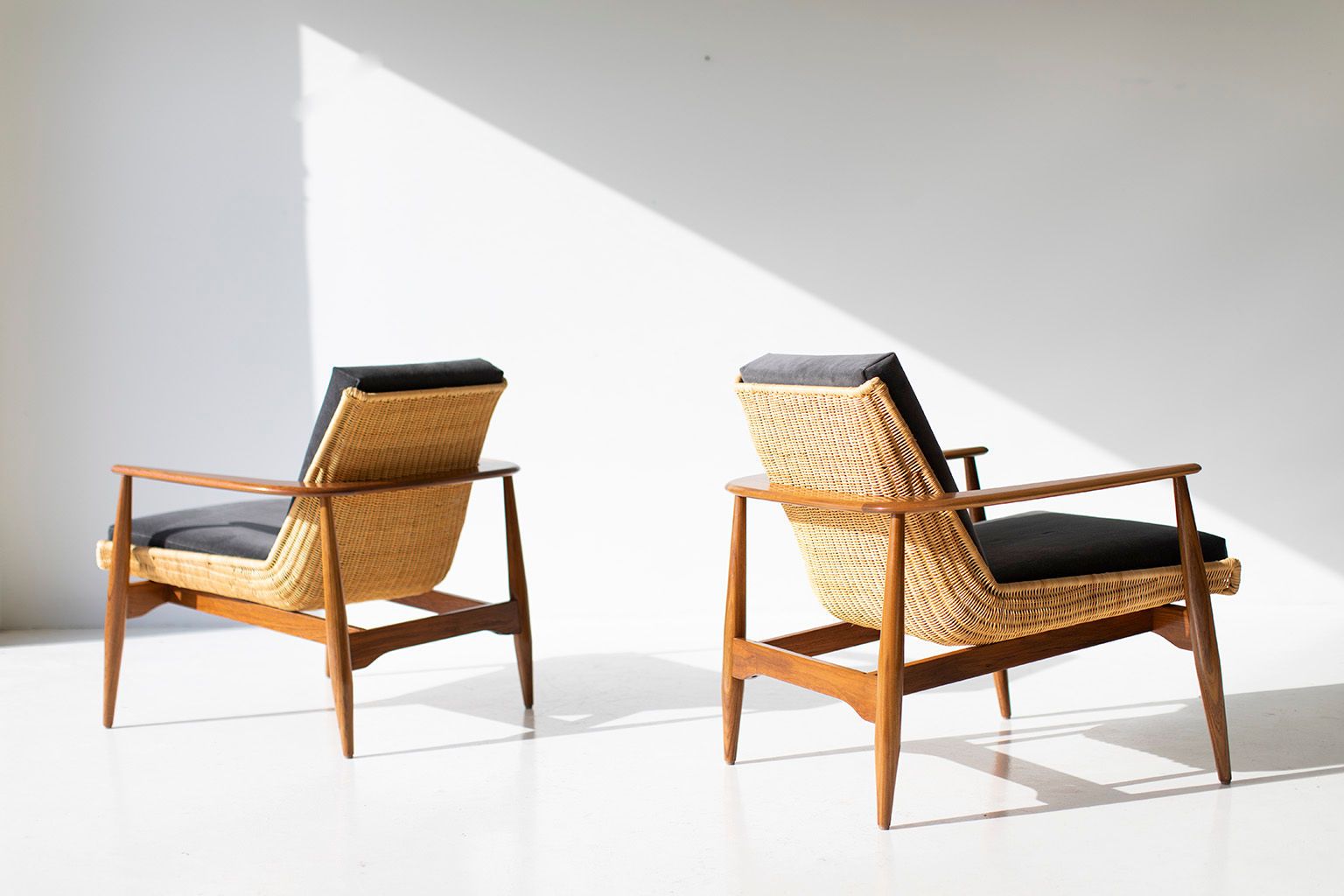 Lawrence-Peabody-Wicker-Lounge-Chairs-11