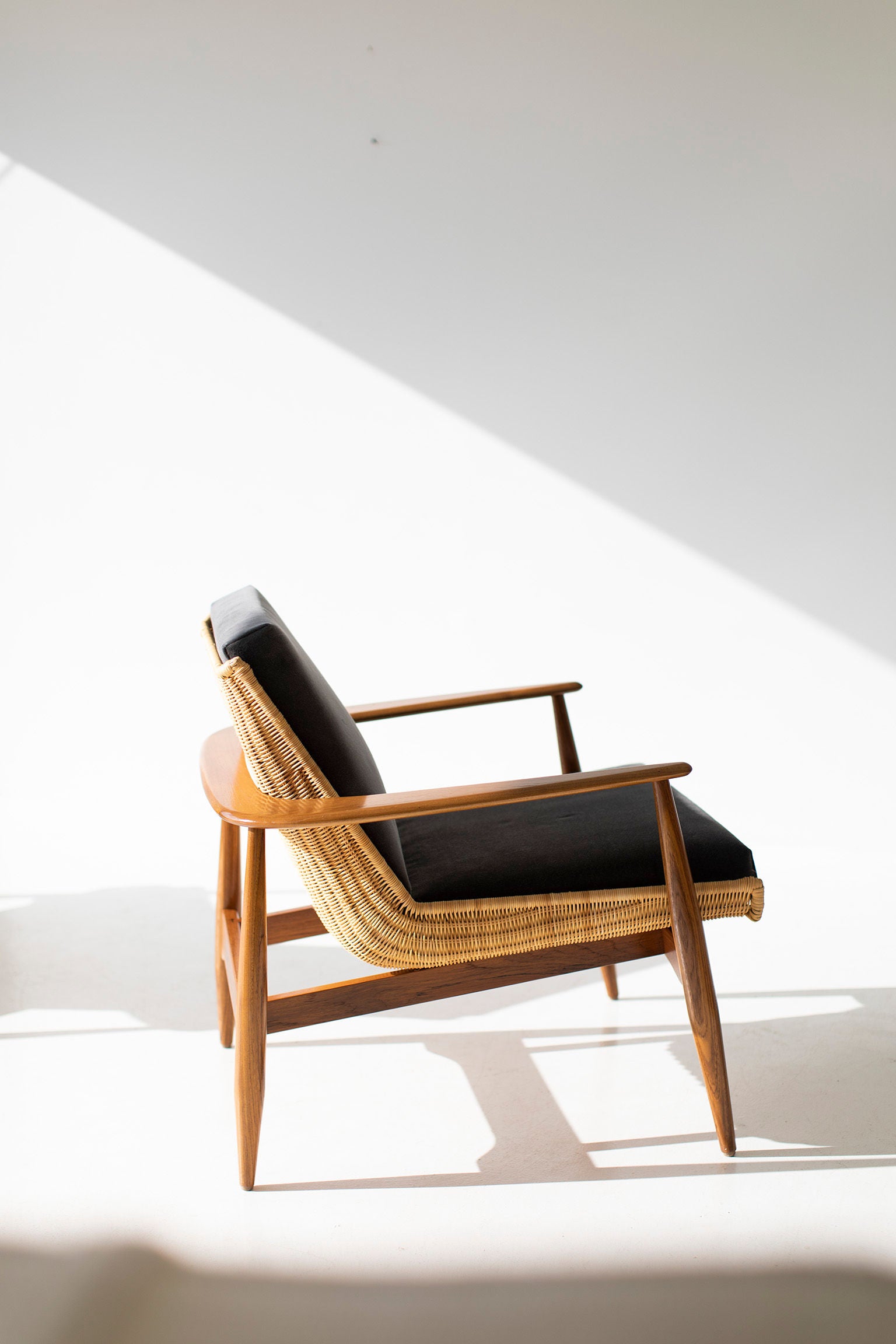 Lawrence-Peabody-Wicker-Lounge-Chairs-01