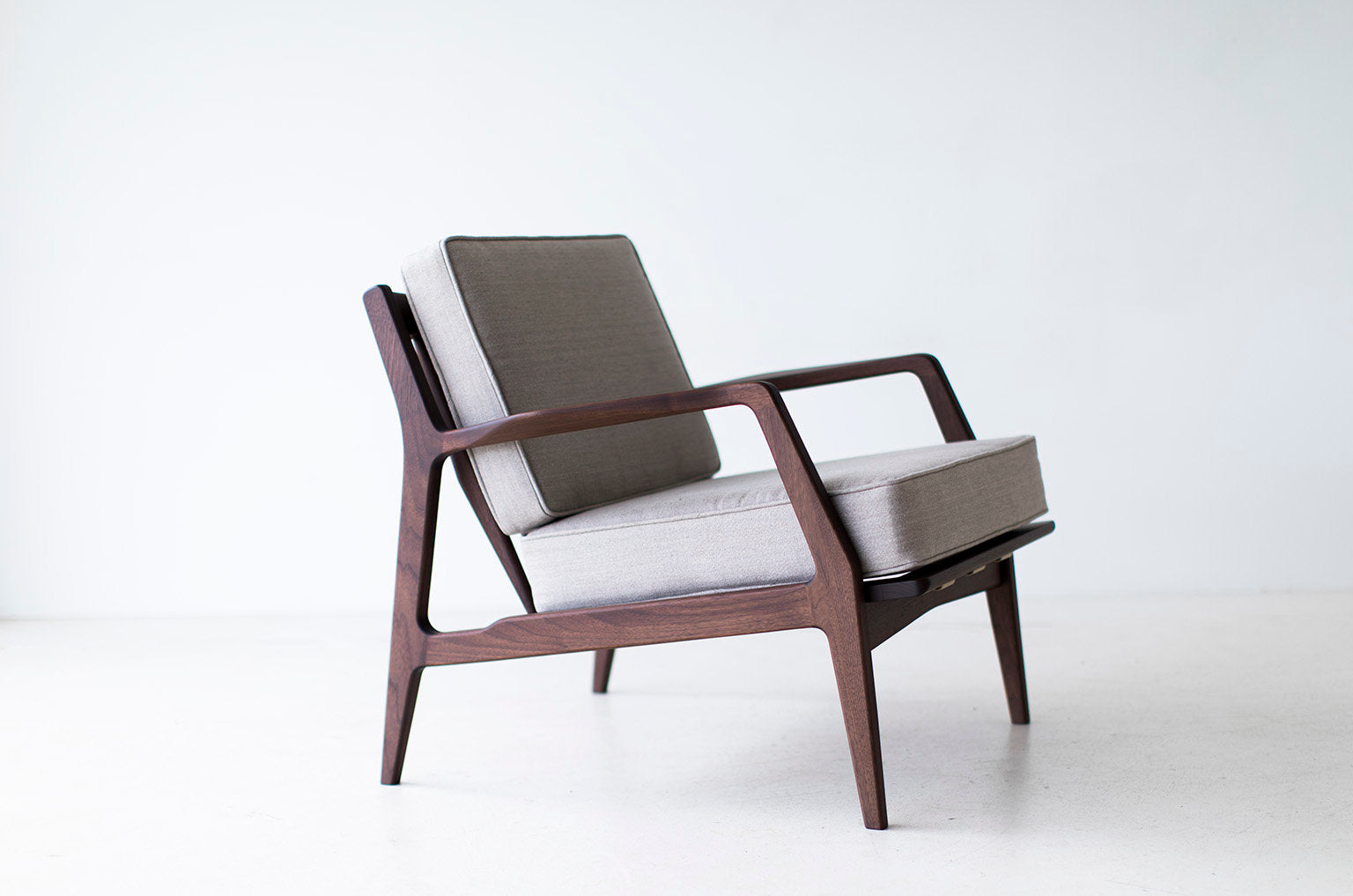 lawrence-peabody-lounge-chair-selig-08