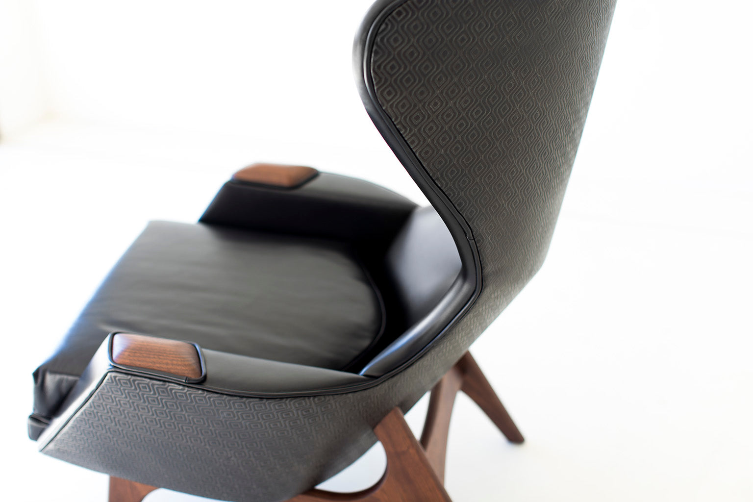 leather-wing-chair-02