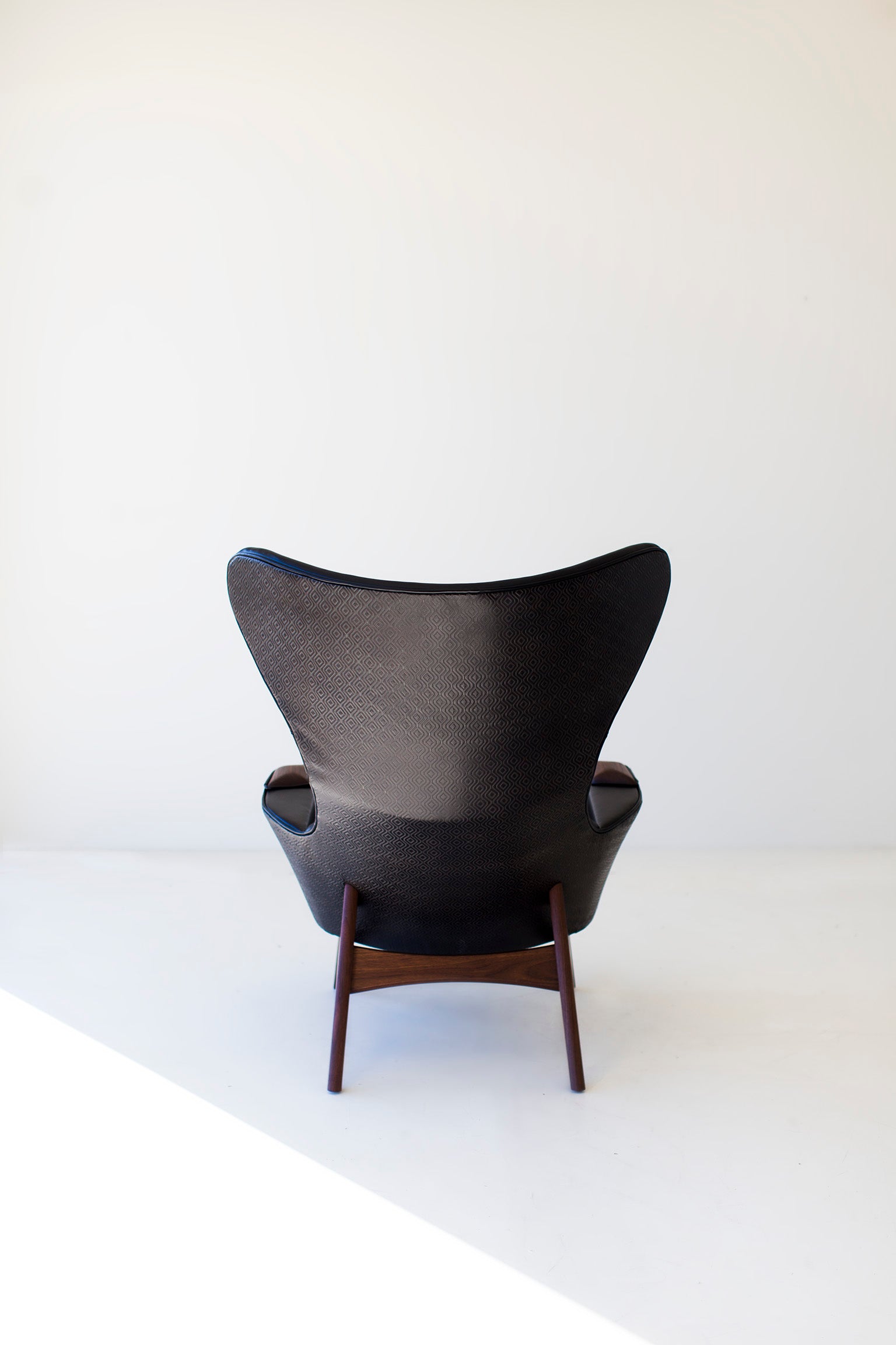 leather-wing-chair-03