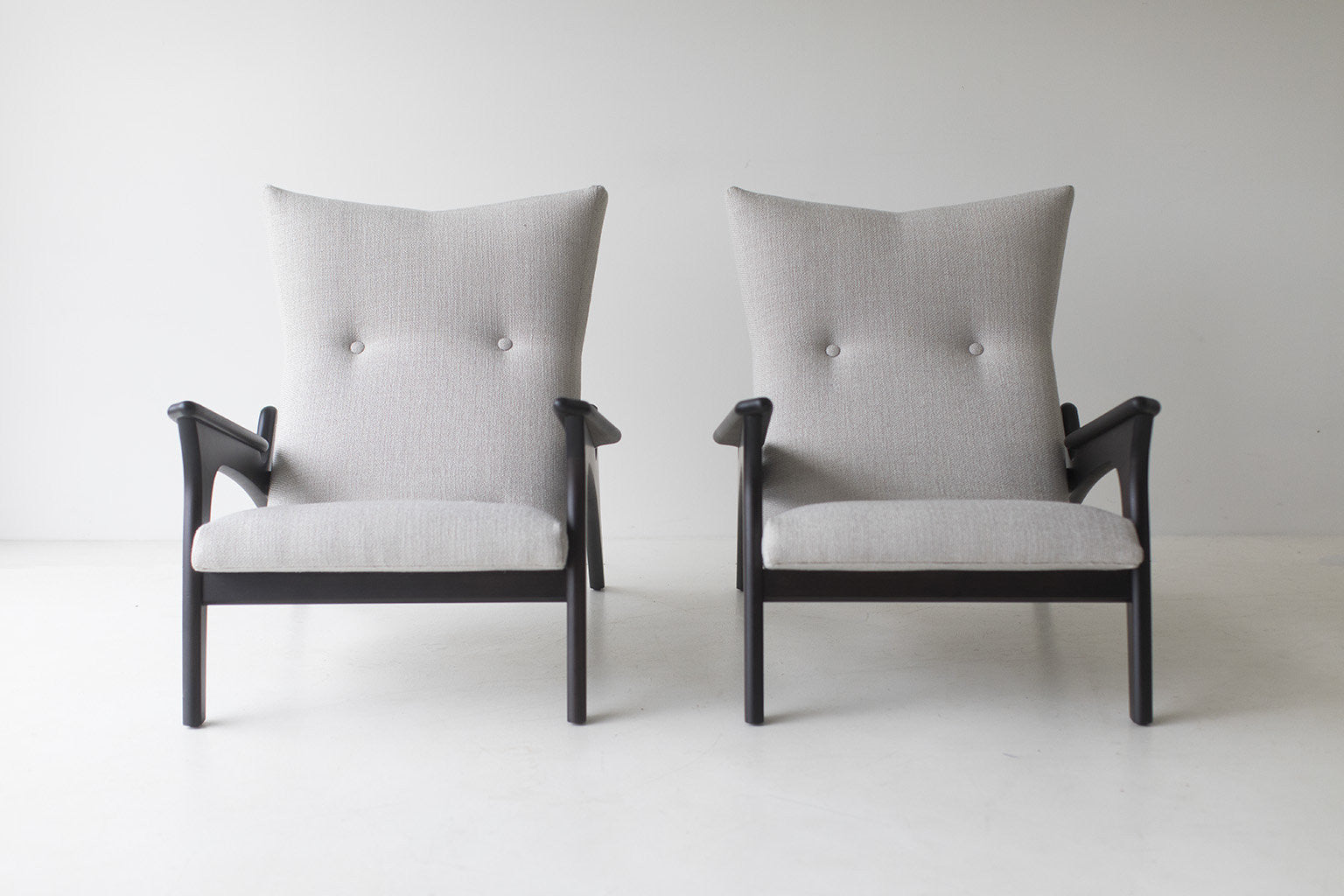 modern-armchairs-1521-the-frank-02