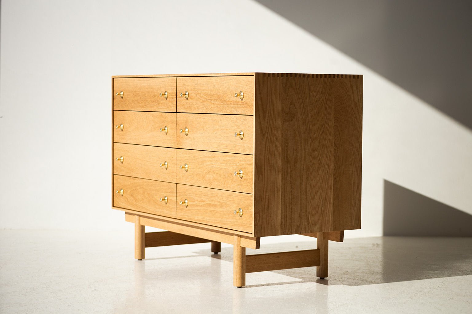      peabody-modern-oak-dresser-2201p-08