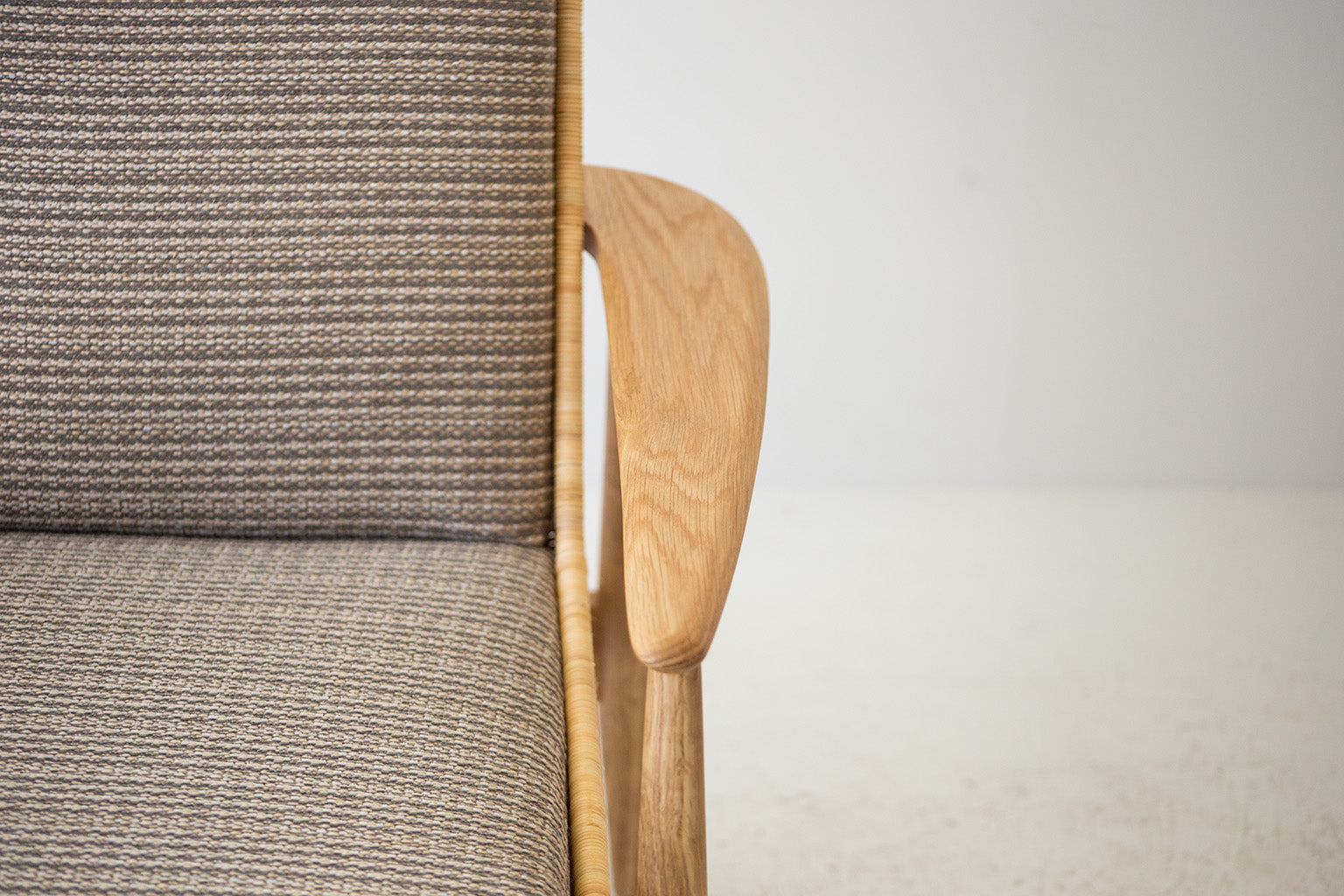     peabody-modern-wicker-lounge-oak-chair-1806P-03